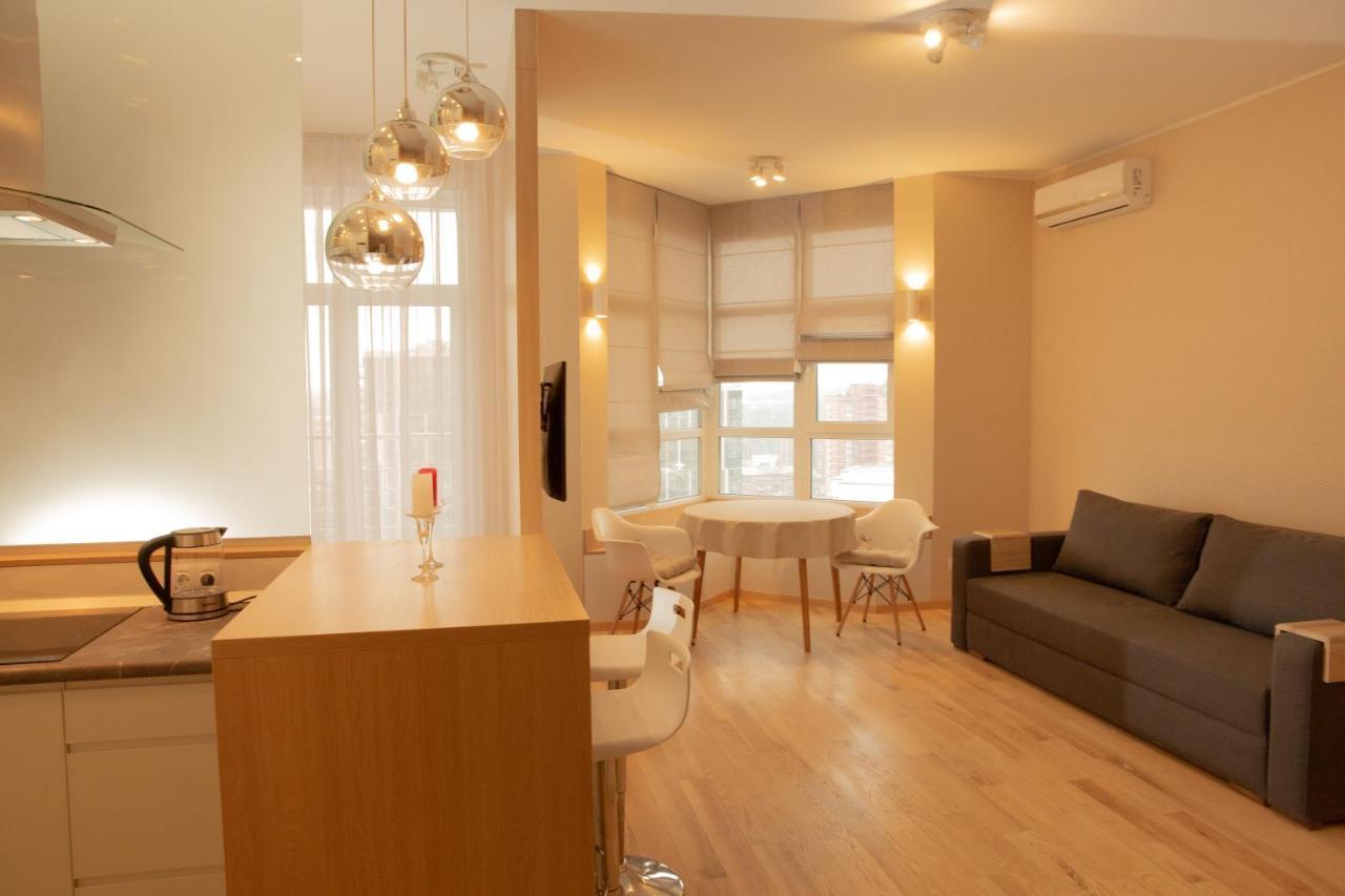 Comfortable Apartments French Quarter Акумулятори Світло Інтернет Завжди Κίεβο Εξωτερικό φωτογραφία